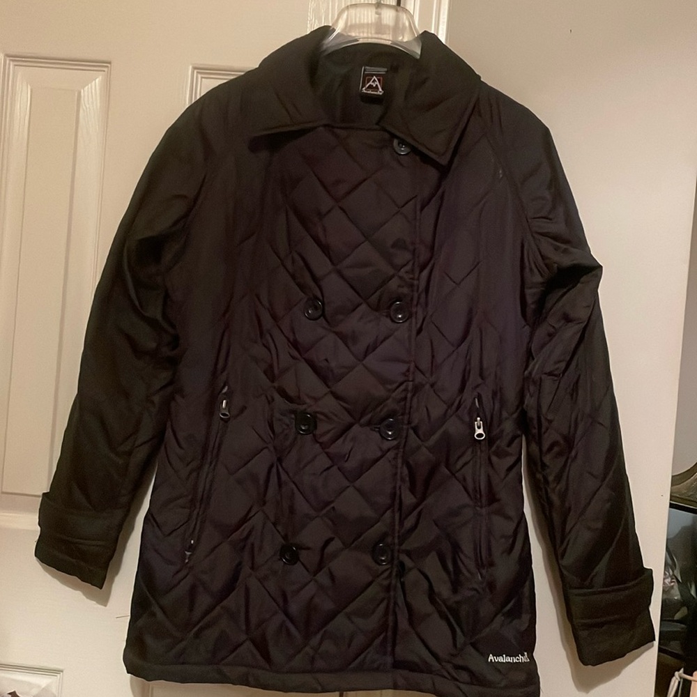 Avalanche Black Jacket - Size M - 2 zip pockets - 20 in pit & 28 in length EUC
